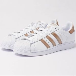 🆕⭐️ NIB Adidas superstar gold (sold out) size 8⭐️